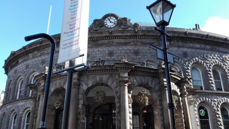 Farmers' Markets, Independent Shopping and Clinique: Another Day in Leeds