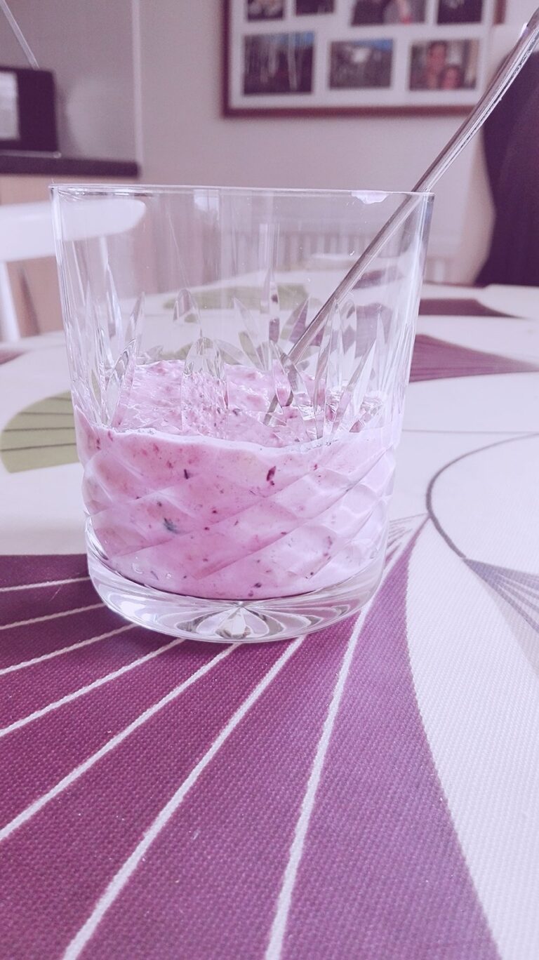 Homemade Summer Yoghurt