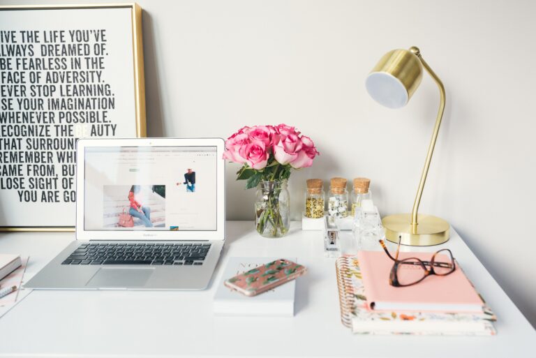 successful blogger meaning feature image