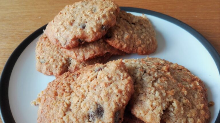 gluten-free oat raisin cookies